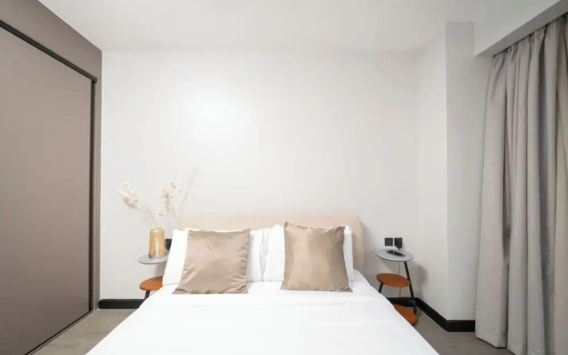 Loocid Apartments at Astoria