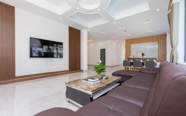 Palm Villa 34 ( Luxury Villa with 17 bed room, karaoke & bida inside) – Lobby – Vung Tau