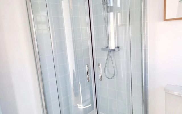 Visit Seaford Apartment - 4 Bedroom - Sleeps 9