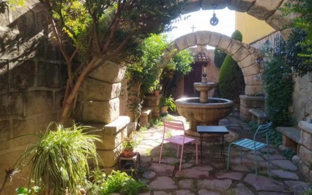 A la Sombra de la Torre