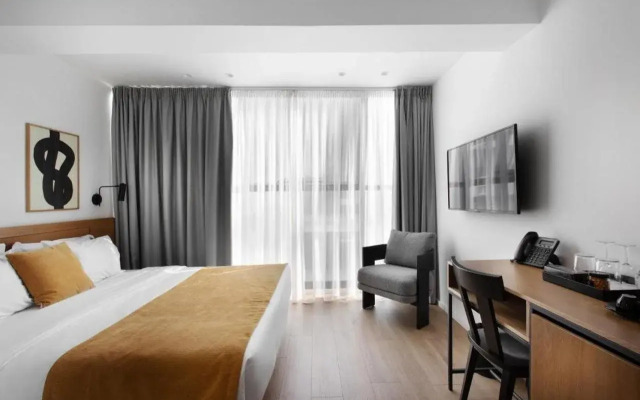 Noa Hotel