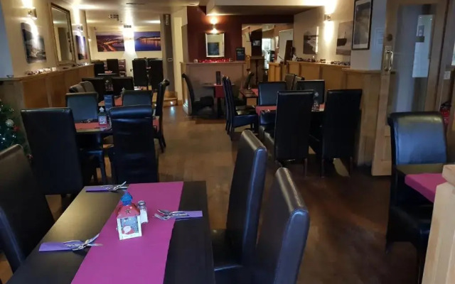 Harry's Hotel, Bar & Bistro