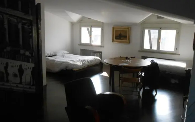 Mole House