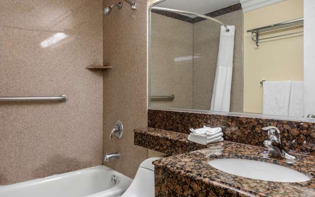 Quality Inn Lomita - Los Angeles South Bay