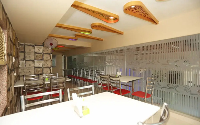 Oyo 23395 Hotel Taj & Restaurant