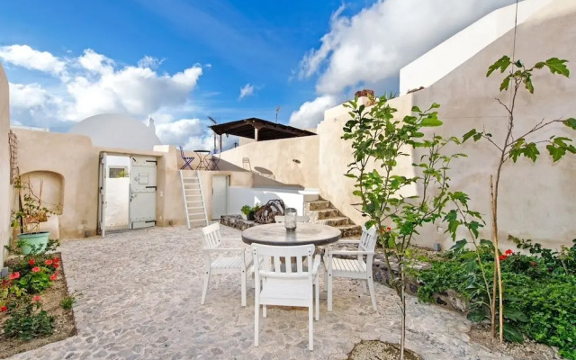 Pyrgos Old winery villa