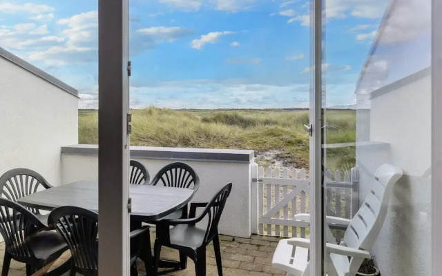 Seaside Serenity in Taysinge-by Traum