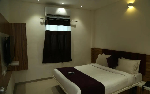 Shri Akshar Hotel