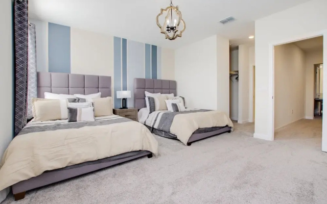 Champions Gate Resort 6 Bdrm Home