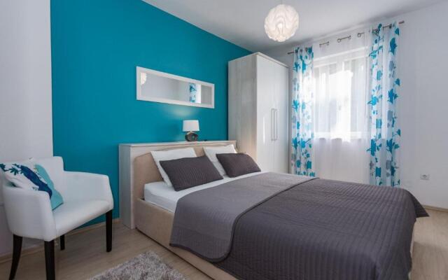 Apartment Petar - 50m from sea