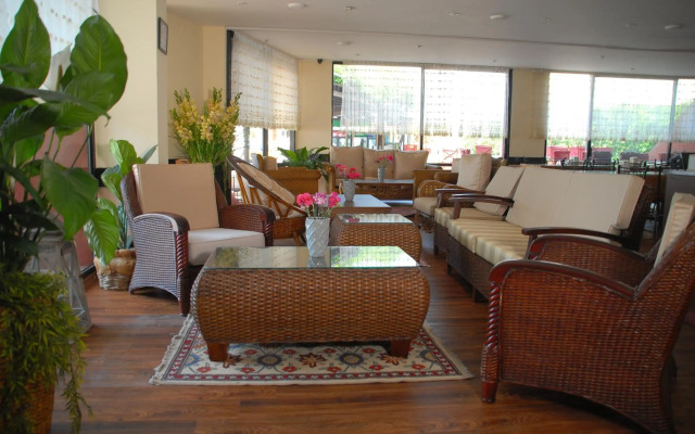 Sunday Beach Hotel