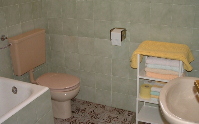 Apartment Sim - 130 m from sea: A1 Zuti Bol, Island Brac