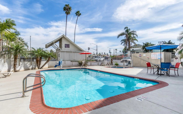 Pacific Inn
