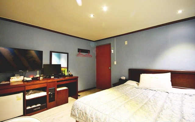 Busan Munhyeon-dong Grand