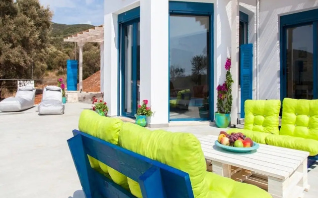 Zidanos Luxurious Villa