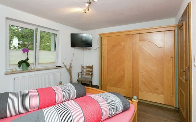 Cozy Apartment in Lermoos with Ski-Lift Nearby