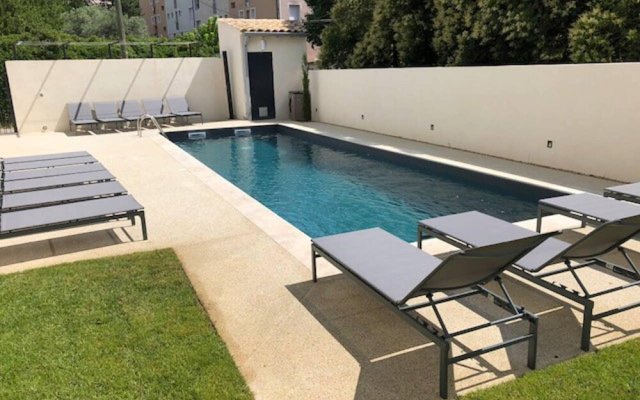 Apartment With 2 Bedrooms In Malaucene, With Pool Access And Wifi
