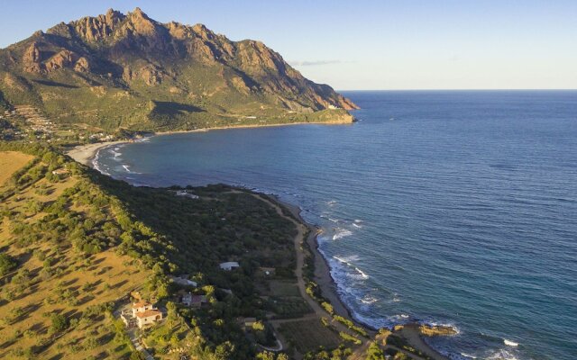 Panoramic Villa With Pool, Near the Beach