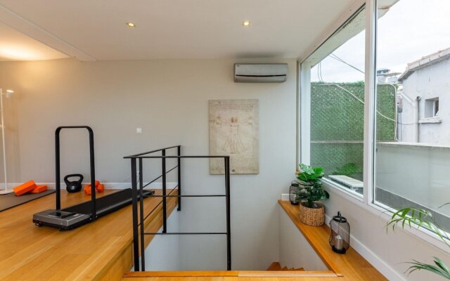 Mesmerizing Flat With Bosphorus View