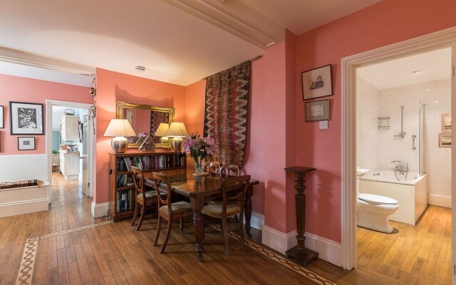 Elegant 2 bed near Hampstead and Camden, sleeps 4