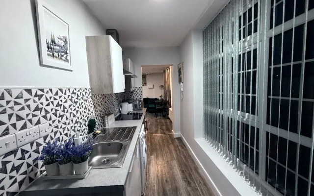 Serene Garden Room Suite City Centre