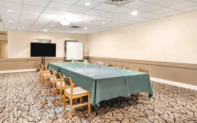 Days Inn by Wyndham Nanaimo