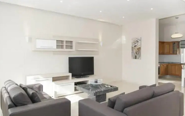 St Julian's Designer Maisonette
