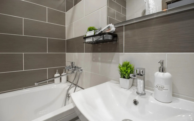 Vegas apartments (Вегас апартментс) на улице Александра Хохлова 7