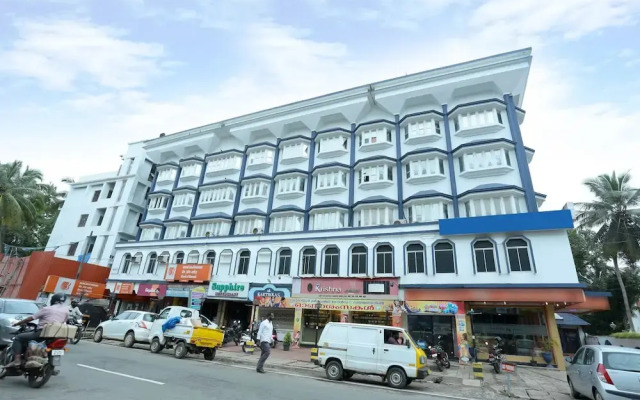OYO 14328 Hotel Rv Tower