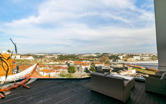 WHome Riverside View Premium Apartment w/ AC & Terrace