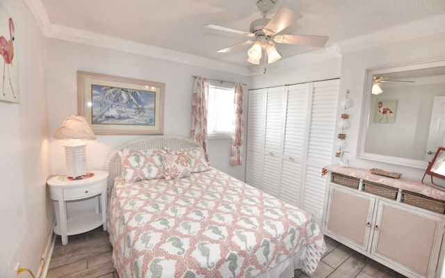 1201 Waters Edge Resort 3 Bedroom Condo by RedAwning