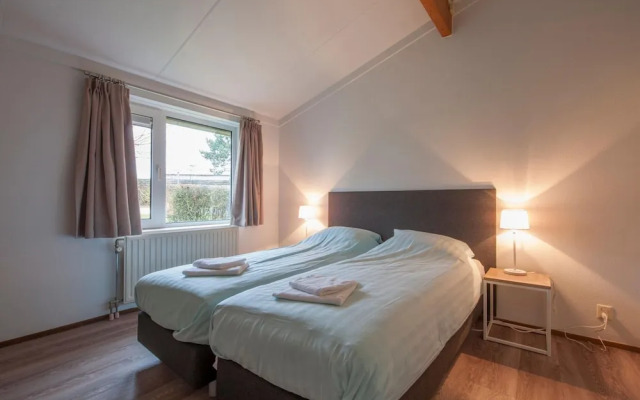 Restyled Bungalow with Dishwasher near Cozy Domburg
