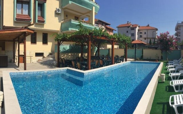 Paradise Chernomorets