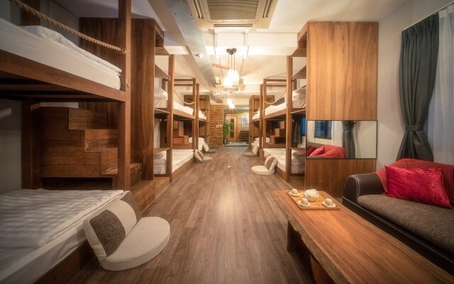 Della Boutique Hotel