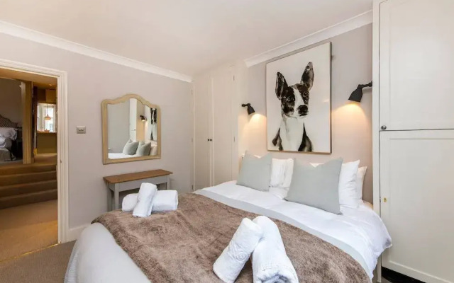 Charming, Recently Renovated 2-bed in Fulham