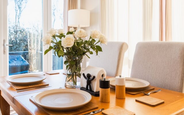 St Helens - Lodge - Sleeps 4 - Pets Allowed - Pool