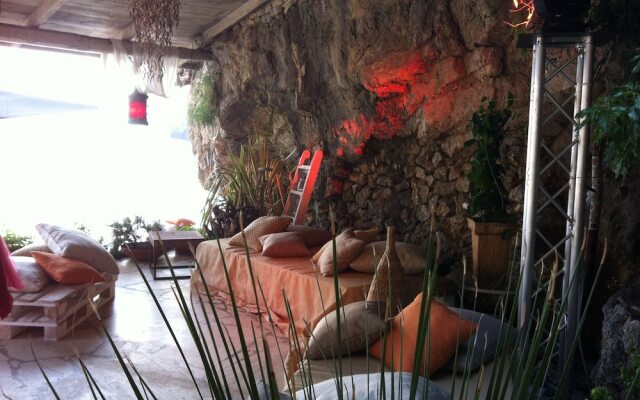 Eco del Mare Night and Day Beach Club