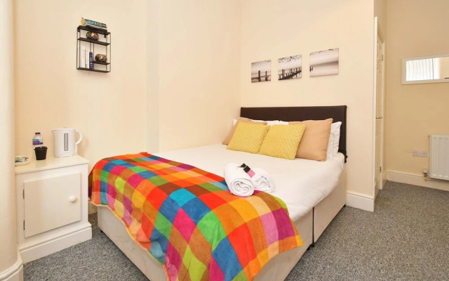 Townhouse @ 178 Ruskin Road Crewe