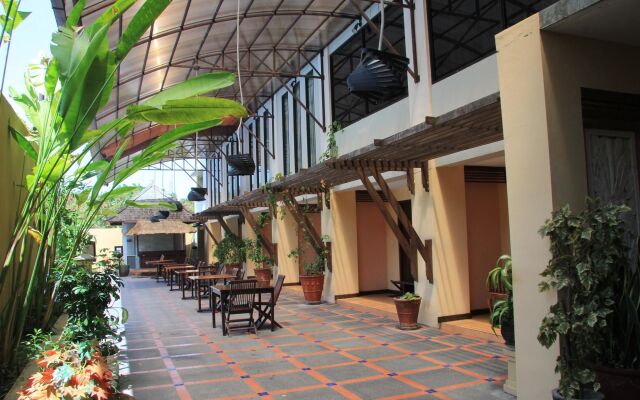 Grand Santhi Hotel