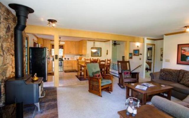 Forest Retreat Rental Cabin