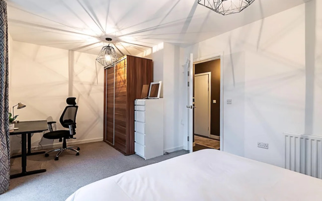 Spacious and Trendy Shoreditch Flat
