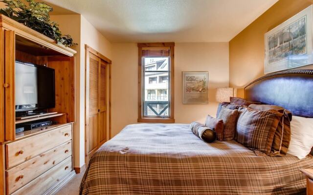 Premier 2 Bedroom Mountain View Condo Located in Historic Downtown Breckenridge Walking Distance to Peak 9