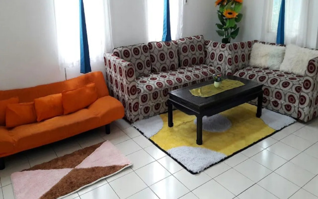 Villa Kota Bunga Aster