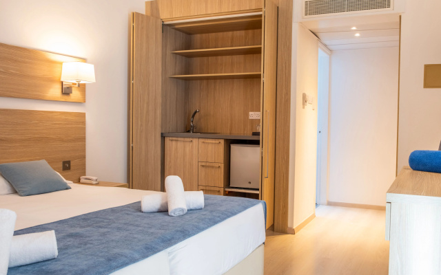 Kapetanios Bay Hotel Protaras
