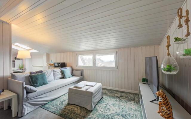 White Paradise Rooftop Stunning Lake View