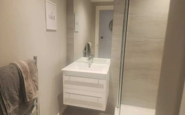 L2 Luxury Apartment