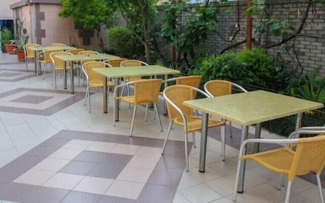 Mihail Hotel