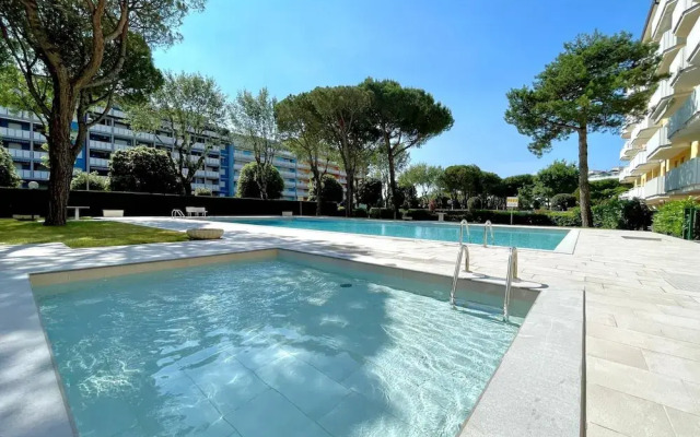 Nice Apartment With Shared Pool