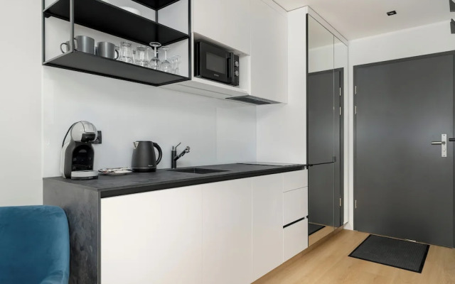 Modern Studio for 2 by Renters