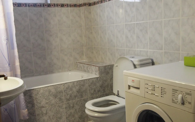 Charming Trikala Apartment With Garden & Central Heating